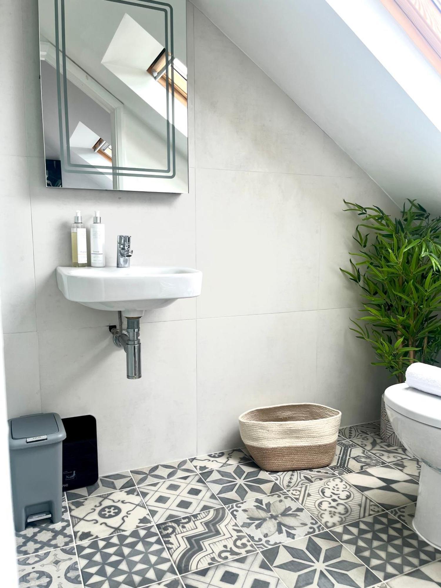 Spacious And Stylish Home Bath Kültér fotó